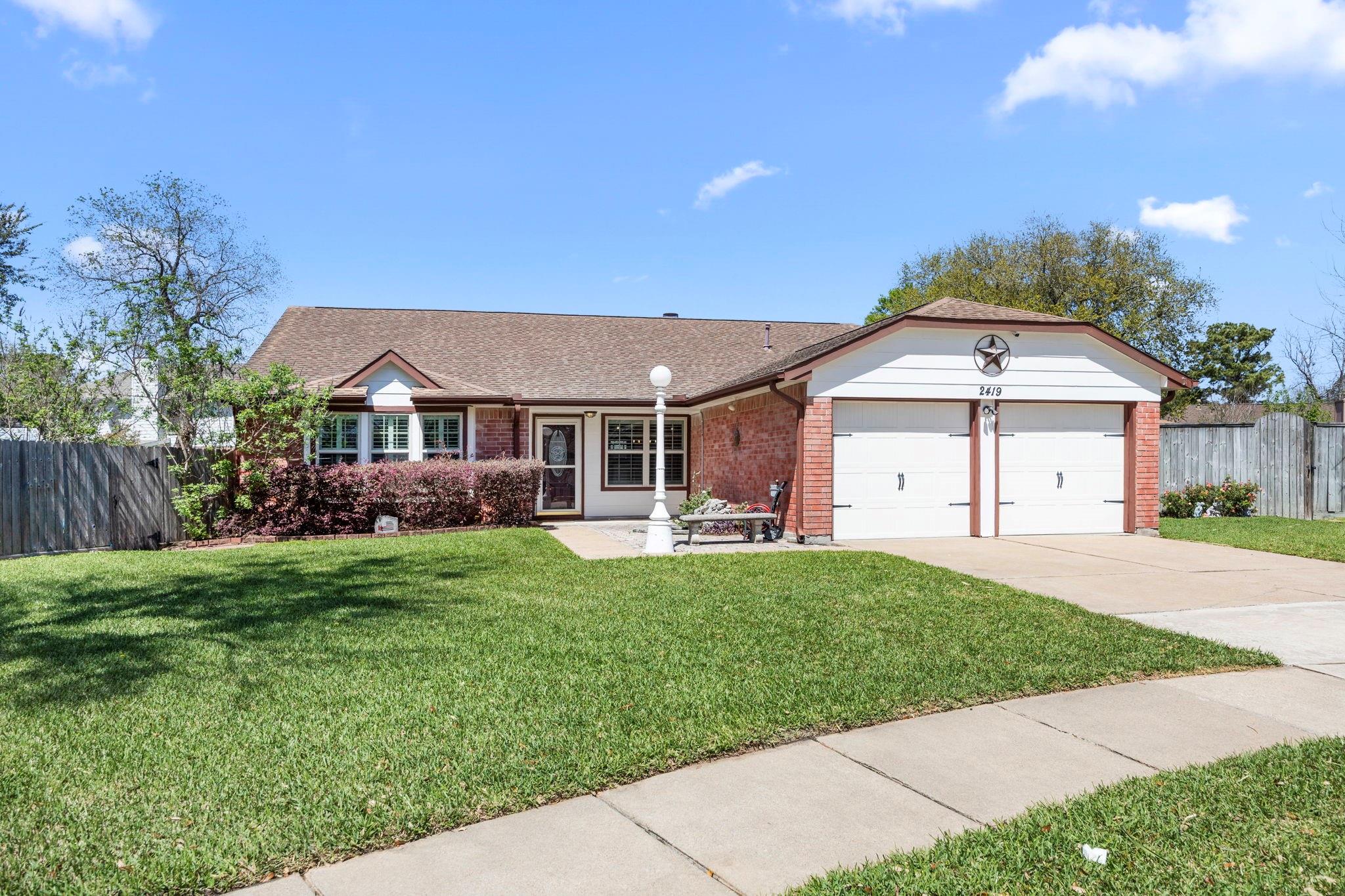 2419 Pebbledowne Circle