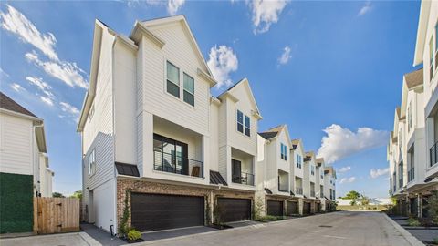 Photo of 10610 Cascade Ledge Lane, Houston, TX 77025 (MLS # 7222523)