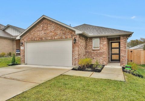 Photo of 18612 Hillswood Drive, Conroe, TX 77316 (MLS # 79146045)