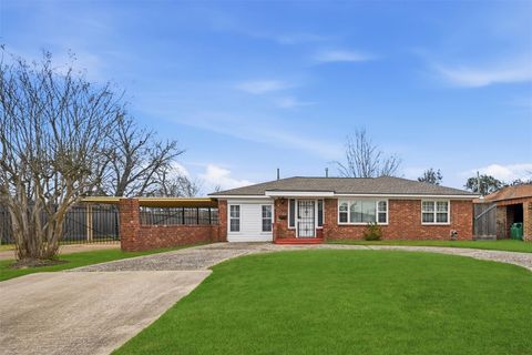 Photo of 3609 Dawson Lane, Houston, TX 77051 (MLS # 35105460)