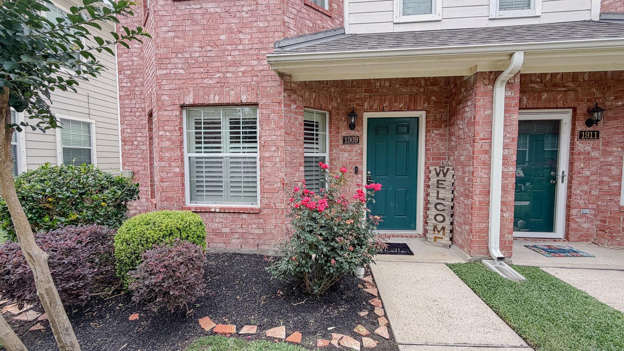 1909 Kemah Village Drive