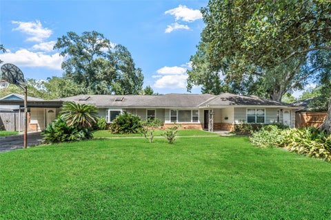 Photo of 9346 Willowview Lane, Houston, TX 77080 (MLS # 82405606)