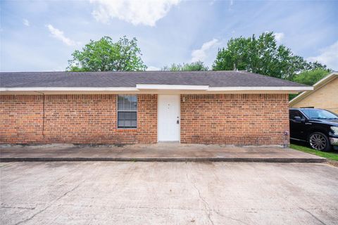 Photo of 3011 Orange Street St #6A, Waller, TX 77484 (MLS # 35211038)