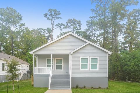 Photo of 9330 Crestview Drive, Houston, TX 77078 (MLS # 12780271)