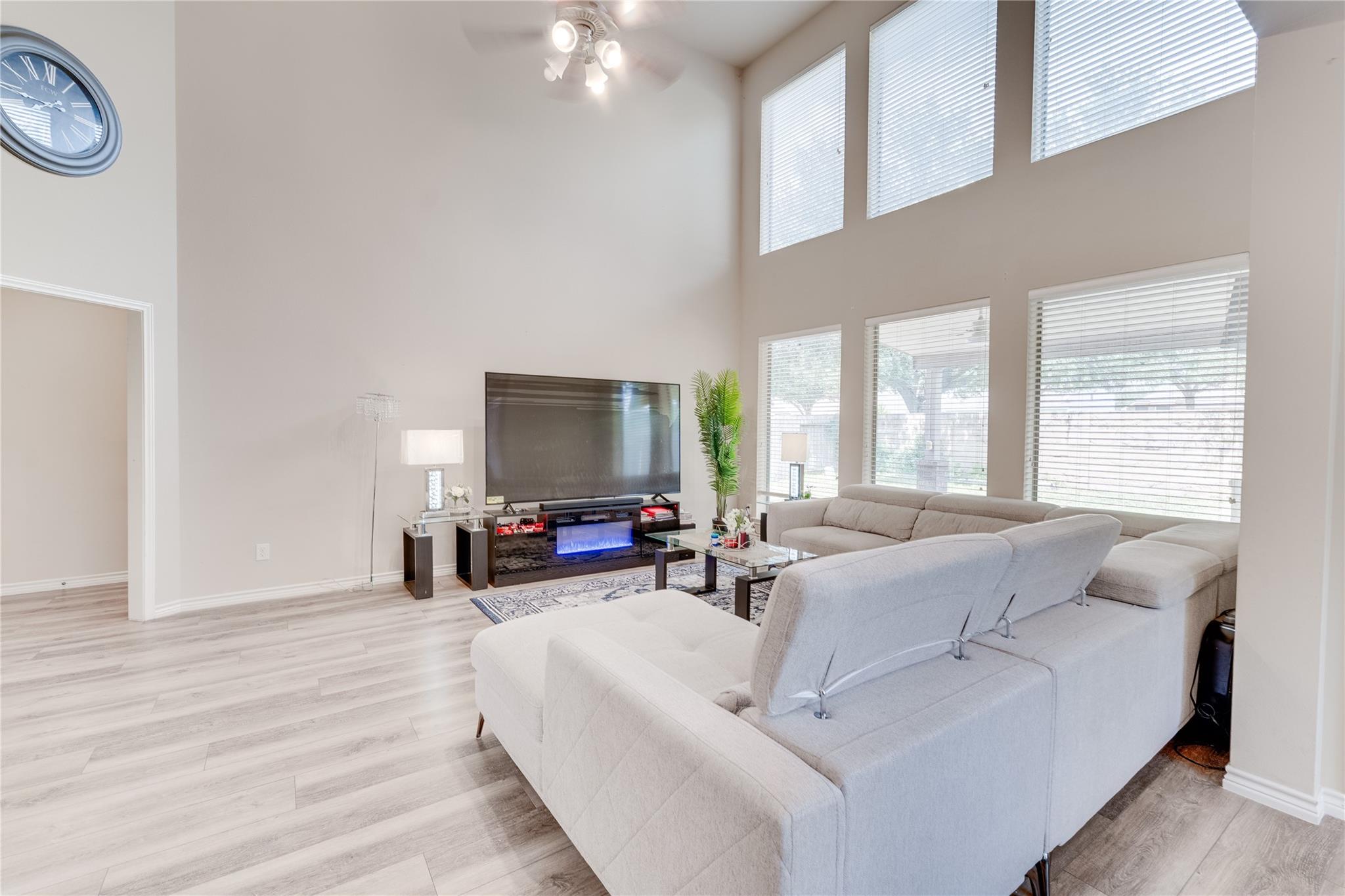 25806 Palmdale Estate Street