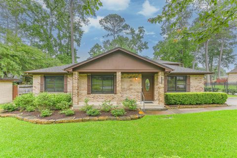 Photo of 252 Springs Edge Drive, Conroe, TX 77356 (MLS # 84751333)