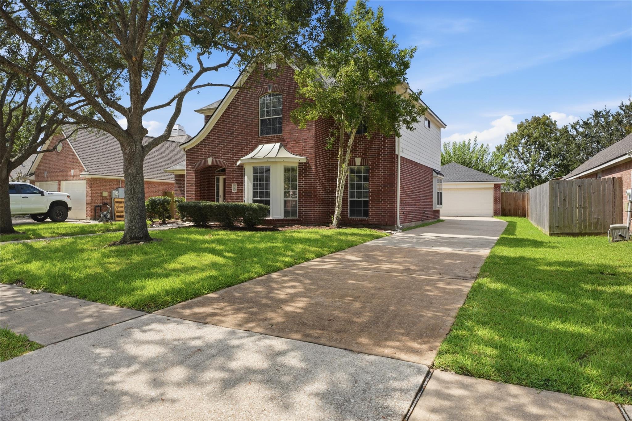 6165 Darlington Ct Court
