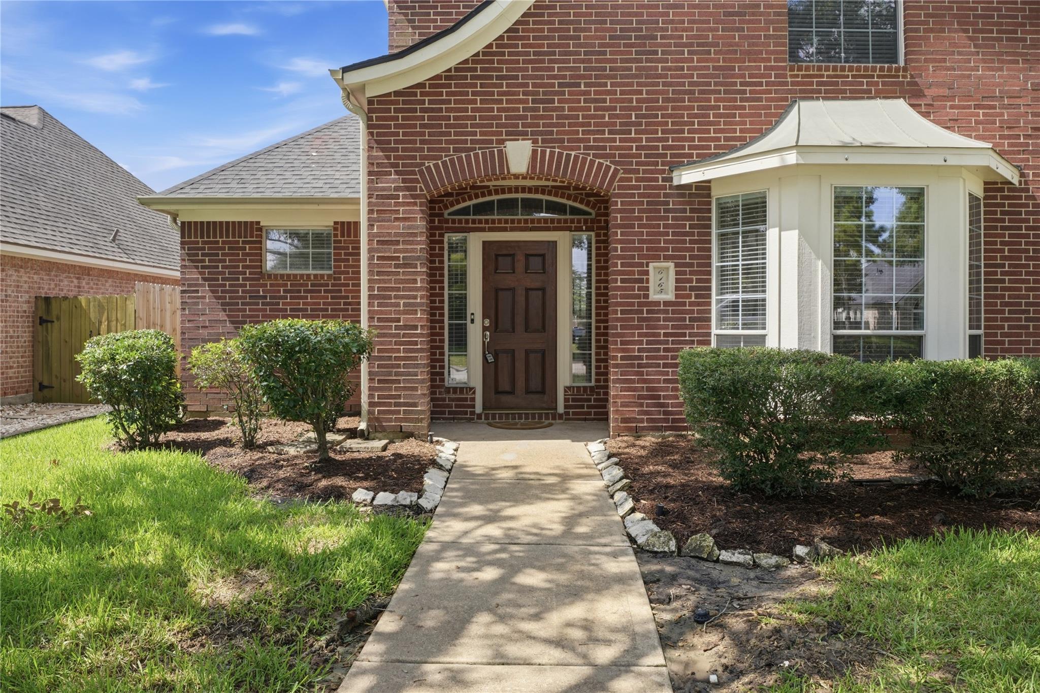 6165 Darlington Ct Court