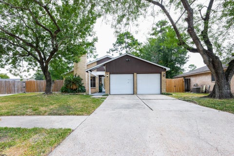 Photo of 7211 Foxside Lane, Humble, TX 77338 (MLS # 57044859)