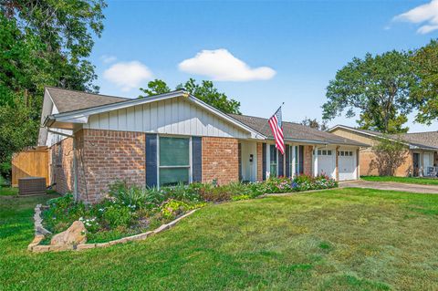 Photo of 6926 Pine Grove Drive, Houston, TX 77092 (MLS # 21121171)