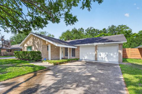 Photo of 11230 Huggins Drive, Houston, TX 77035 (MLS # 45485342)