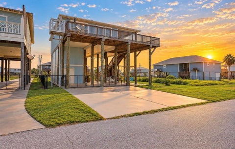 Photo of 955 Townsend Drive, Crystal Beach, TX 77650 (MLS # 58039892)