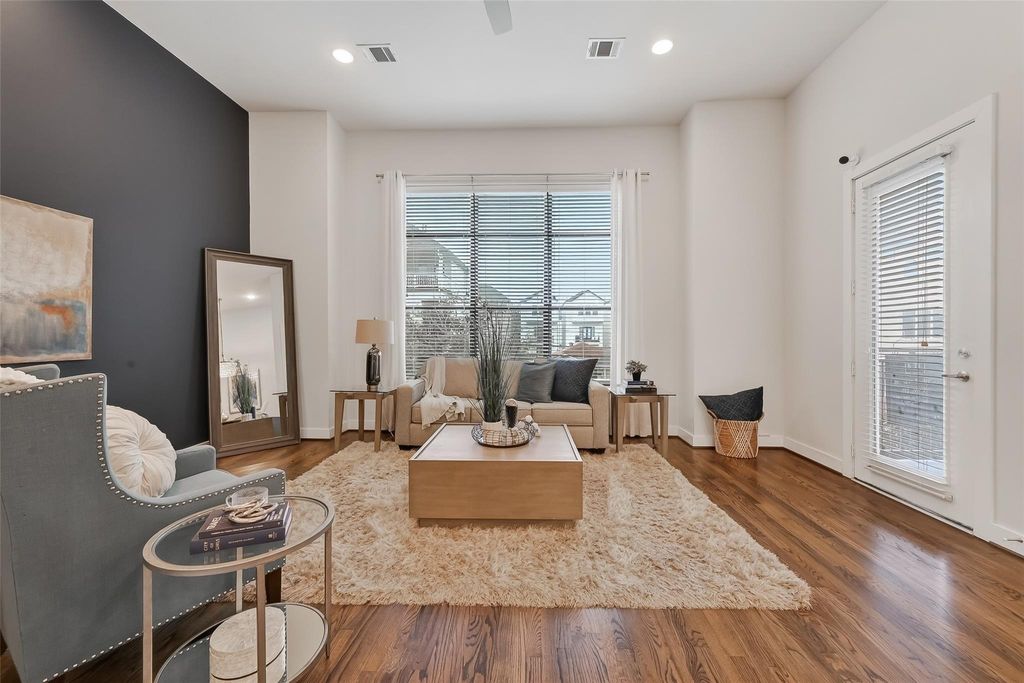 Photo of 1508 Beall Street, Houston, TX 77008 (MLS # 39440221)