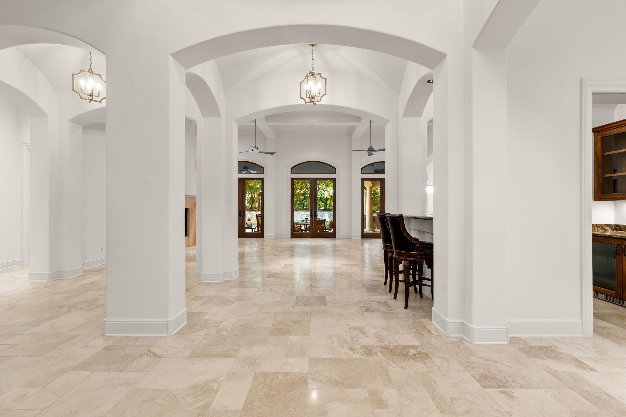 10 Maroon Creek Court