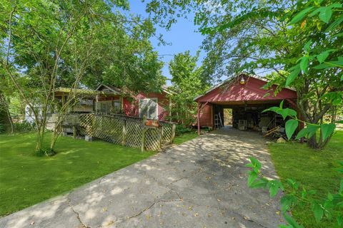 110 Kerry Road Highlands TX 77562