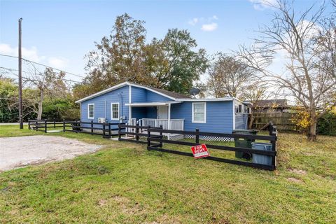 4126 Paladino Street Bacliff TX 77518