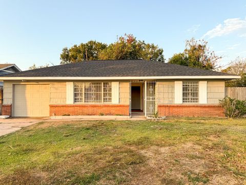 Photo of 4235 Dacca Drive, Houston, TX 77047 (MLS # 29113856)