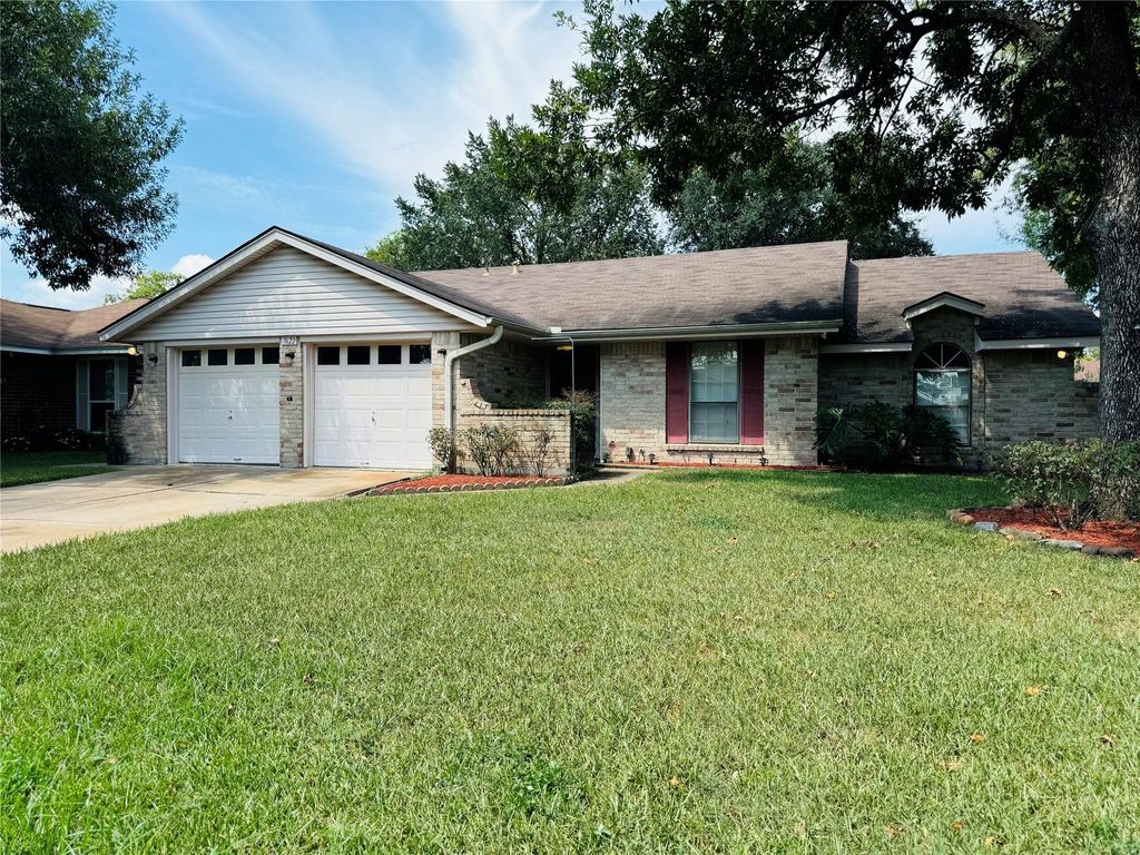 Photo of 7622 Woodsman Trail, Houston, TX 77040 (MLS # 38539475)