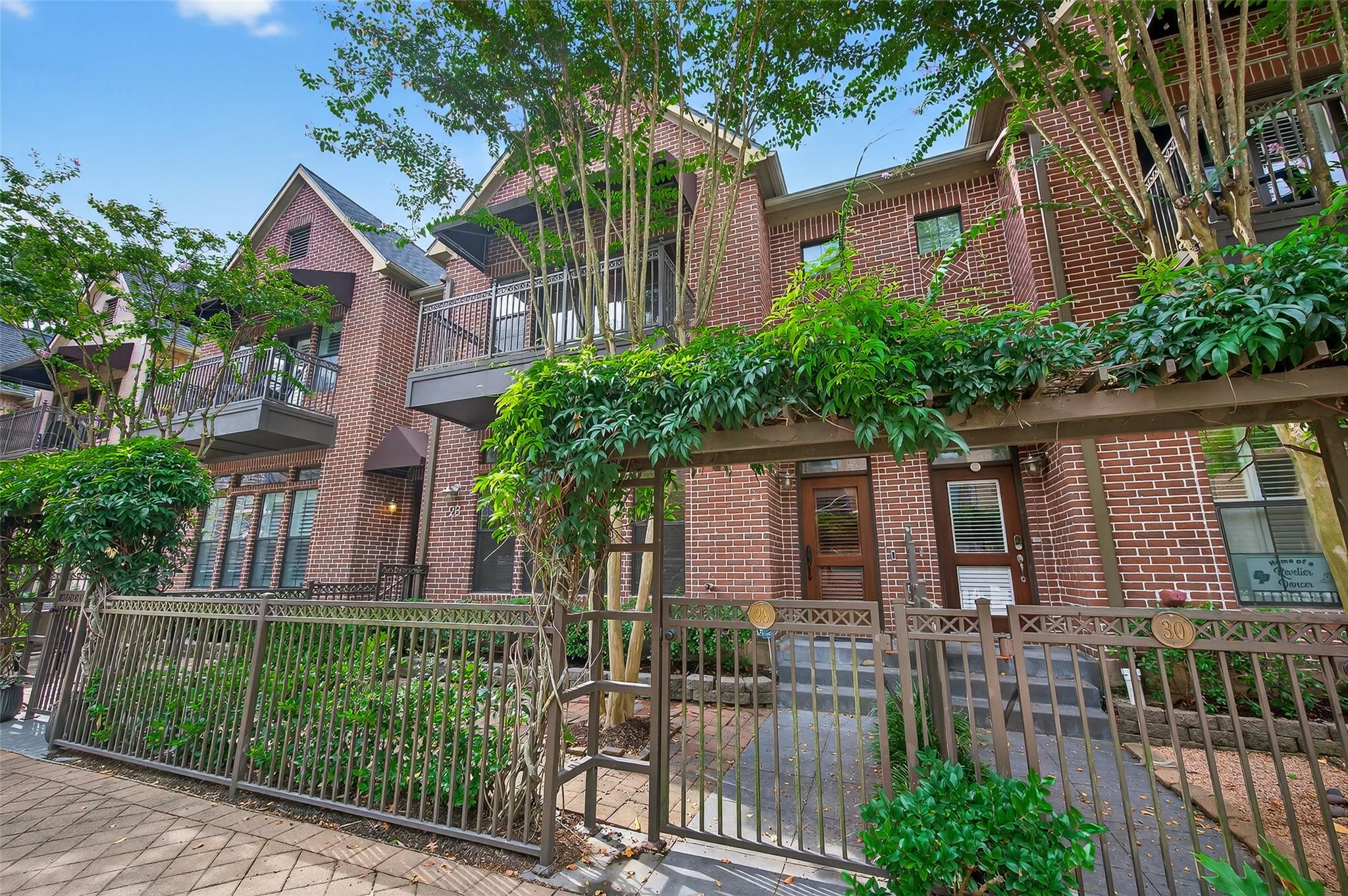 28 Riva Row