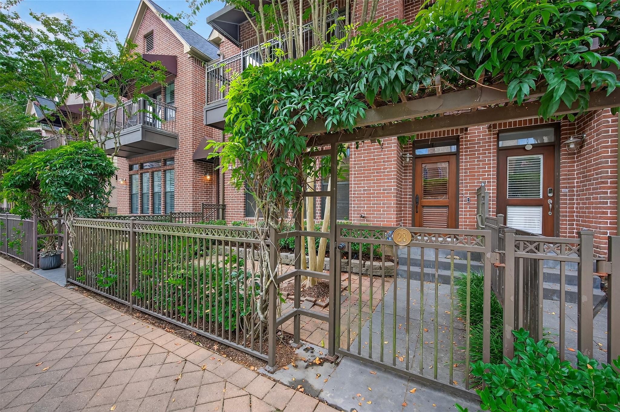 28 Riva Row