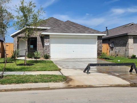 Photo of 9122 Burnet Fields Drive Dr, Baytown, TX 77521 (MLS # 85067841)