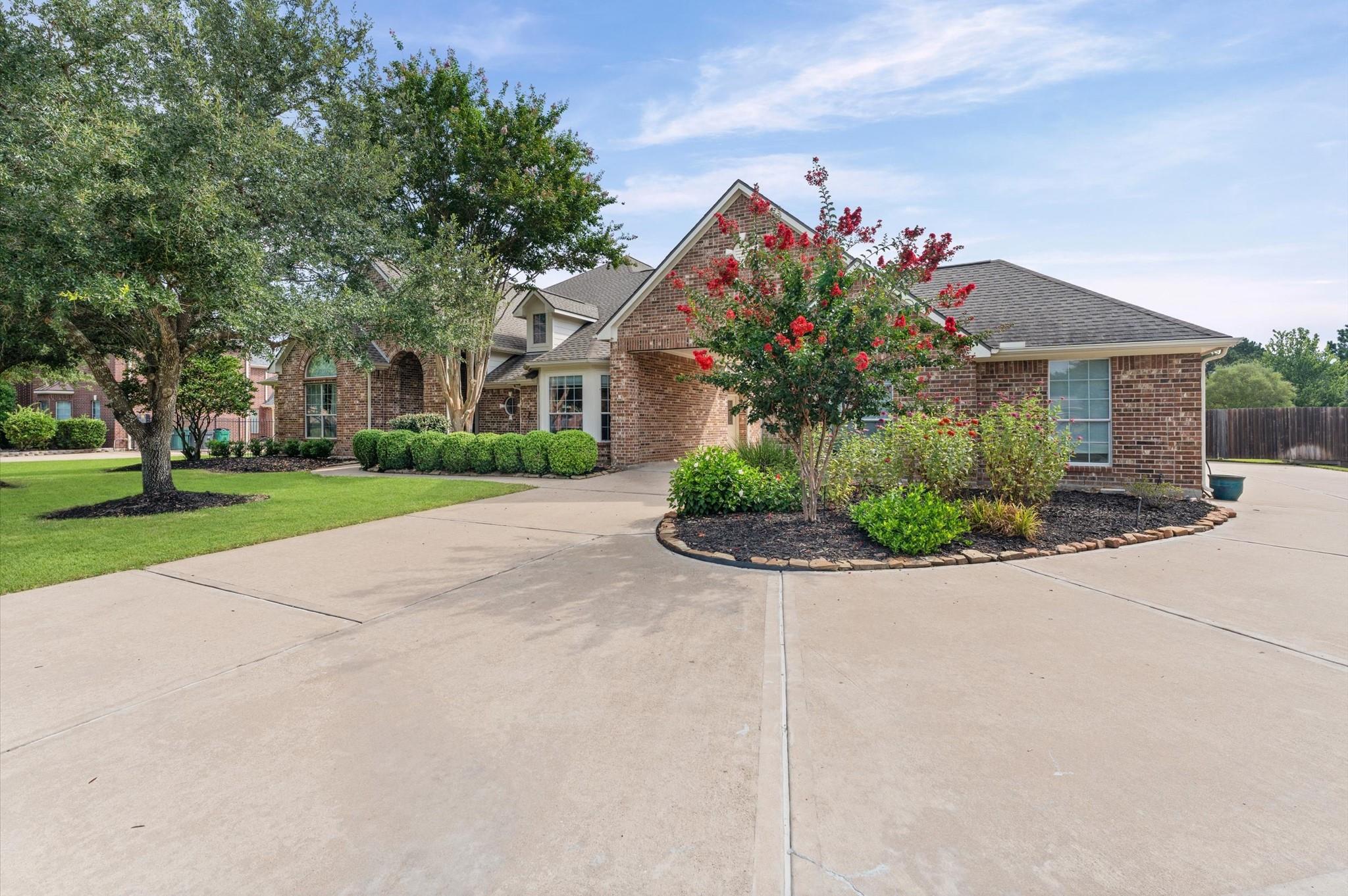 17202 Ledgefield
