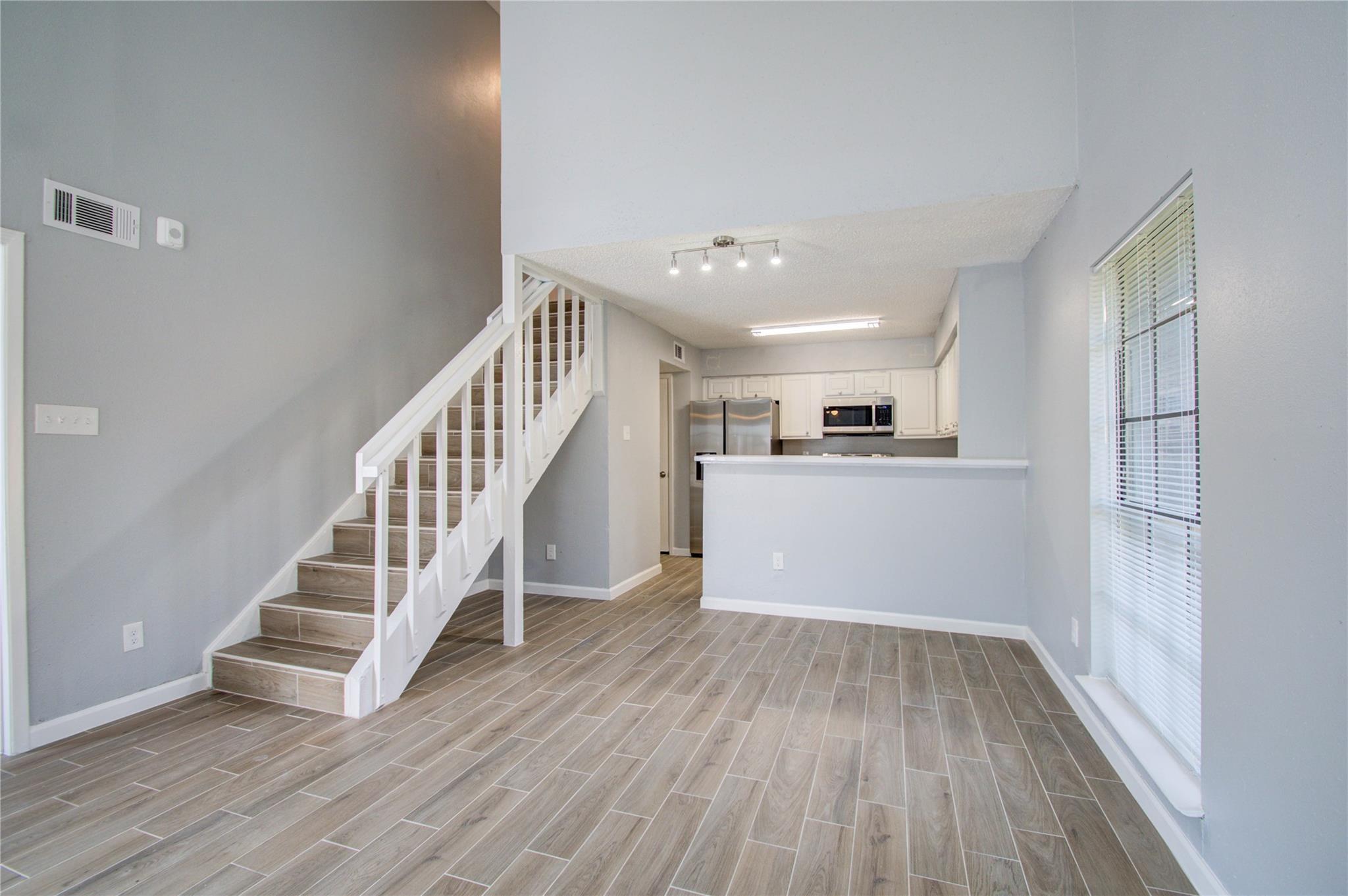 810 Dunson Glen Drive 404