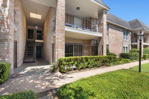 Photo of 2224 S Piney Point Road #117, Houston, TX 77063 (MLS # 49013994)