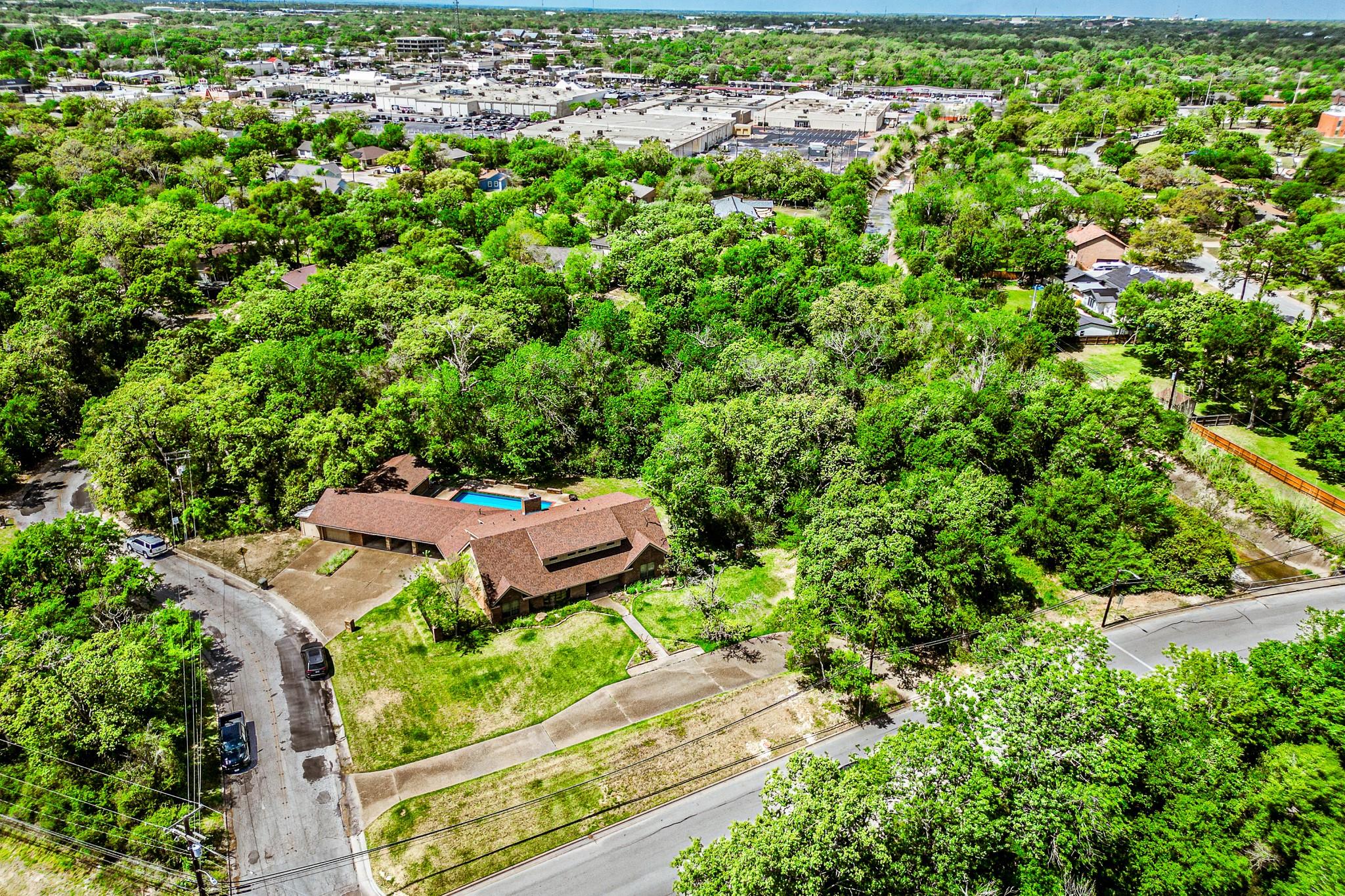 1100 Broadmoor Drive