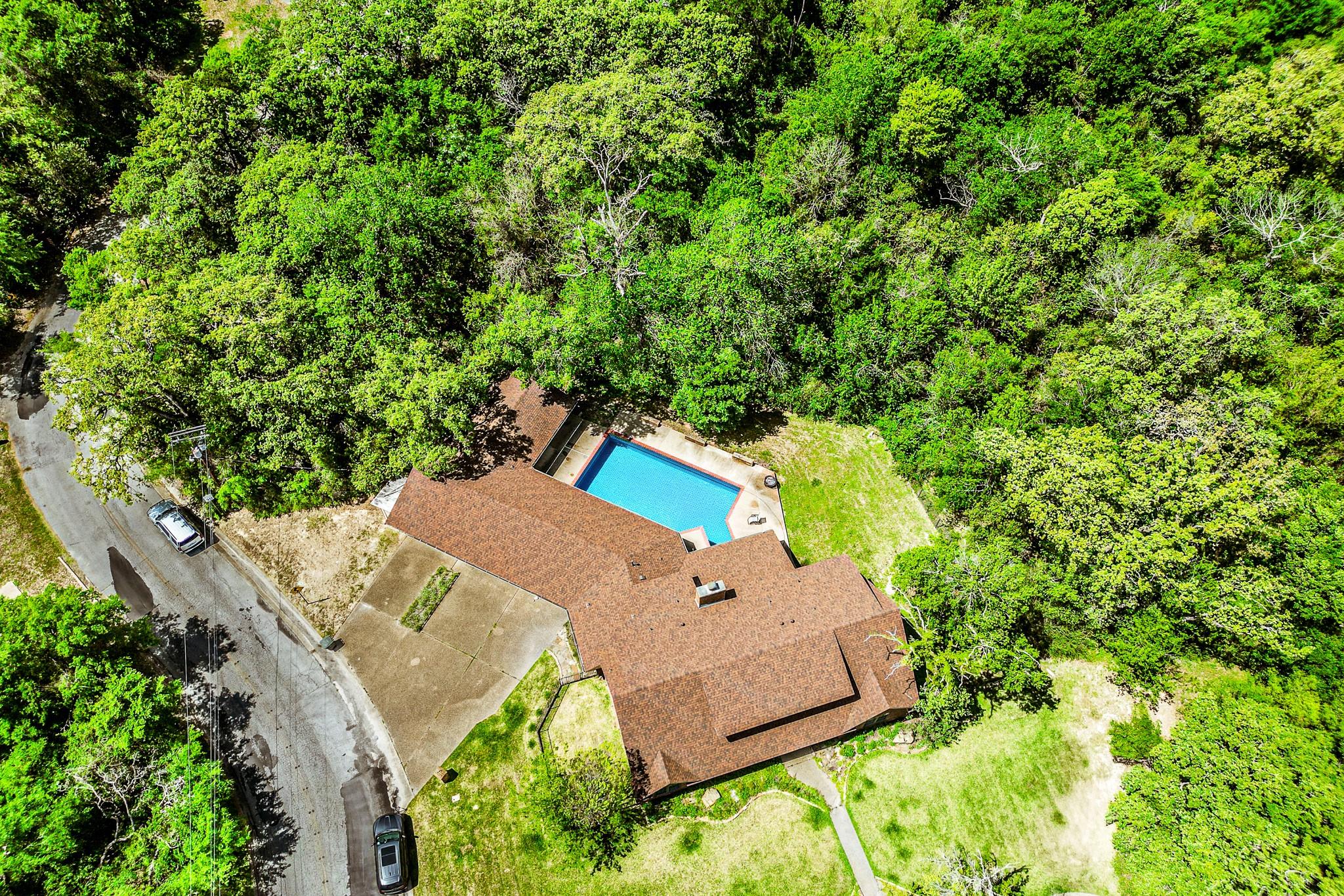 1100 Broadmoor Drive