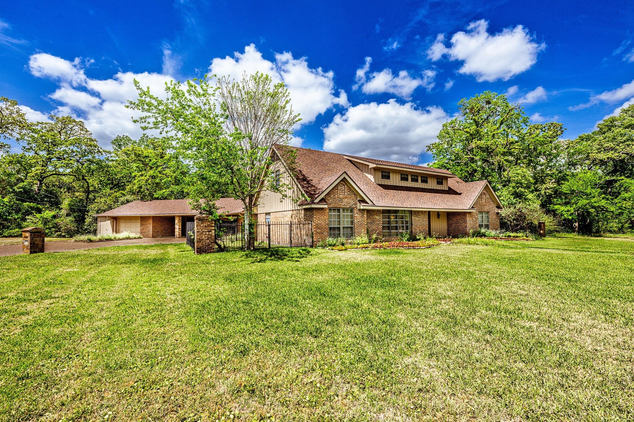 1100 Broadmoor Drive