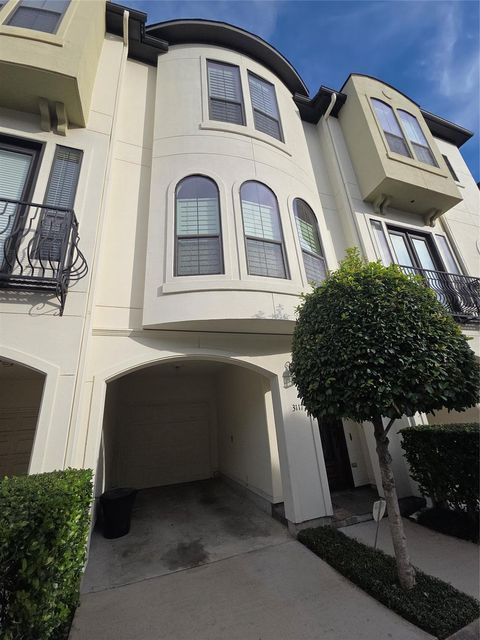 Photo of 3117 Fairdale Oaks E #A, Houston, TX 77057 (MLS # 40603734)