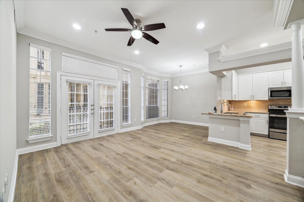 Photo of 5353 Memorial Drive #1056, Houston, TX 77007 (MLS # 47612222)