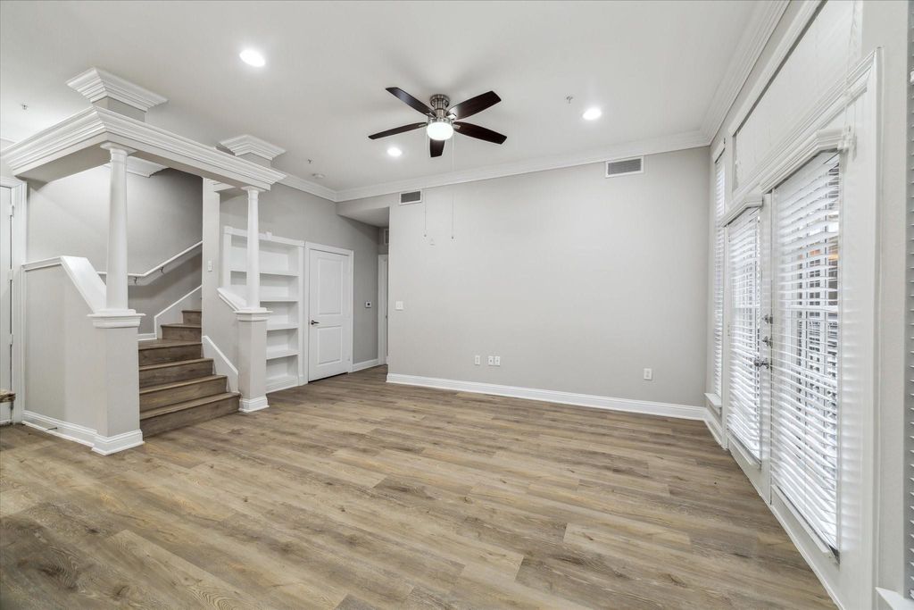 Photo of 5353 Memorial Drive #1056, Houston, TX 77007 (MLS # 47612222)