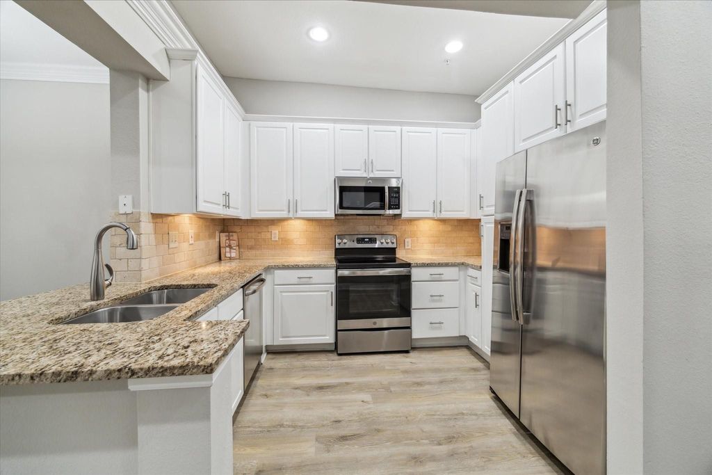 Photo of 5353 Memorial Drive #1056, Houston, TX 77007 (MLS # 47612222)