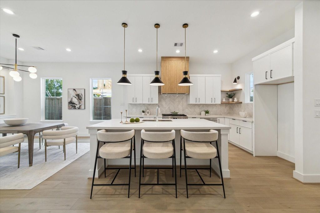 Photo of 1221 Prince Street, Houston, TX 77008 (MLS # 86001790)