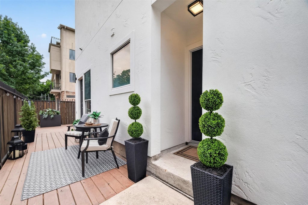 Photo of 1610 Holman Street, Houston, TX 77004 (MLS # 9157333)