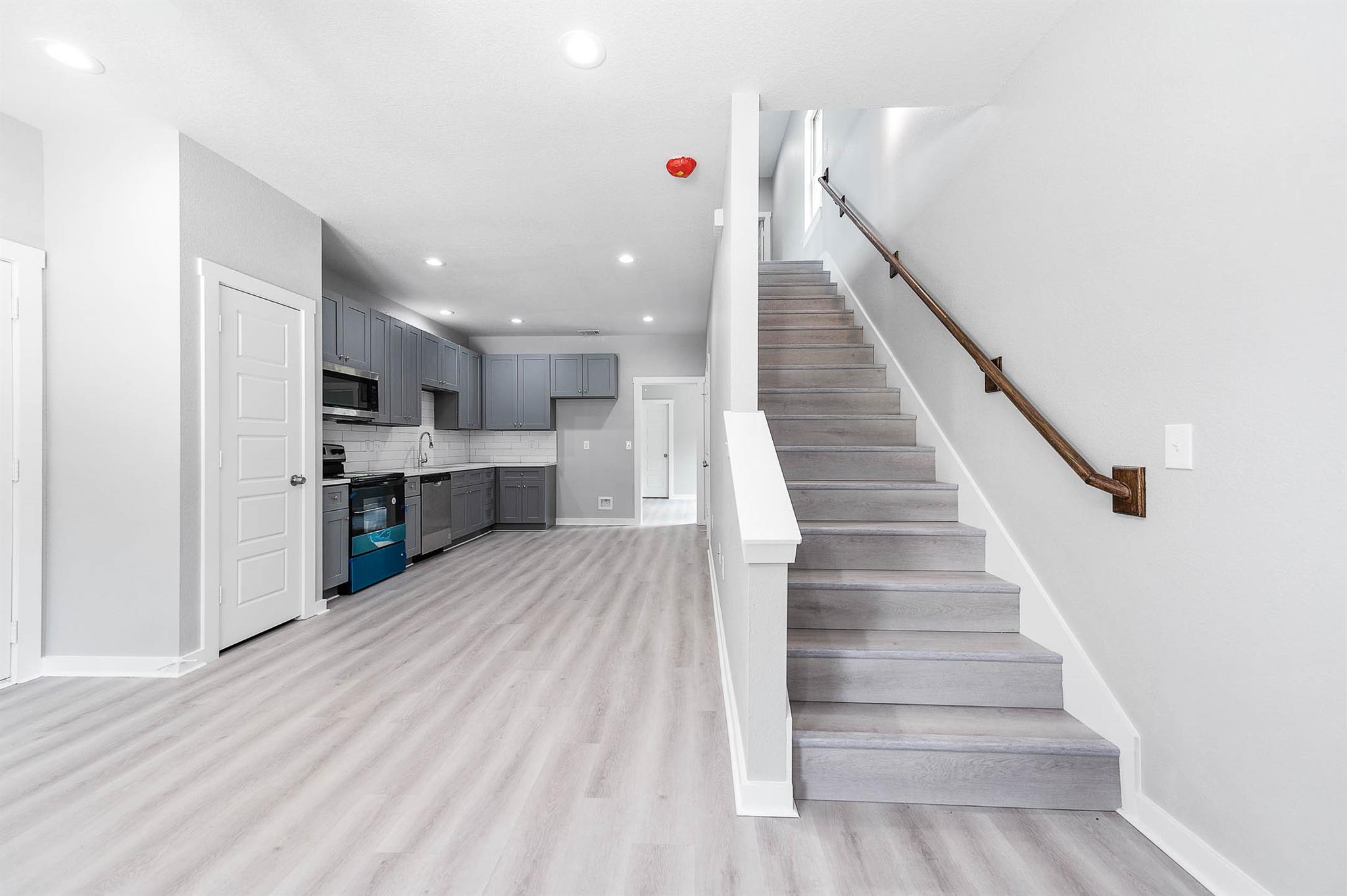 16985 Glenheath