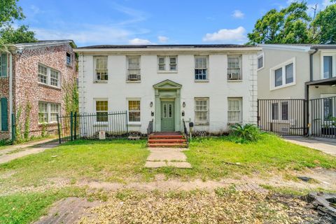 Photo of 1947 Richmond Avenue #A, Houston, TX 77098 (MLS # 64000706) Photo of 1947 Richmond Avenue #A, Houston, TX 77098 (MLS # 64000706)