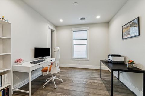 Tiny photo for 620 W 25th Street, Houston, TX 77008 (MLS # 87078948)