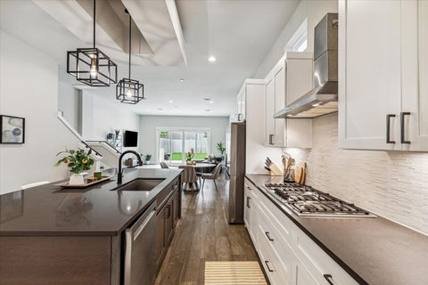 Tiny photo for 620 W 25th Street, Houston, TX 77008 (MLS # 87078948)