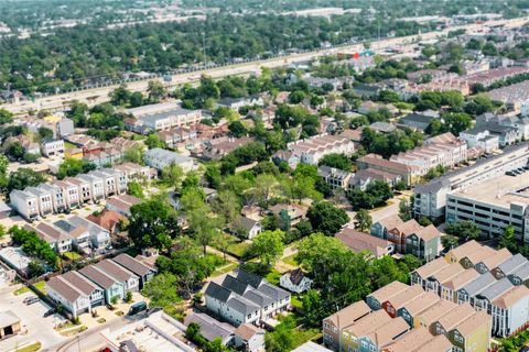 Tiny photo for 620 W 25th Street, Houston, TX 77008 (MLS # 87078948)