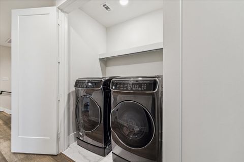 Tiny photo for 620 W 25th Street, Houston, TX 77008 (MLS # 87078948)