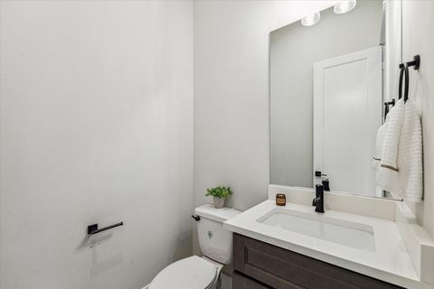 Tiny photo for 620 W 25th Street, Houston, TX 77008 (MLS # 87078948)