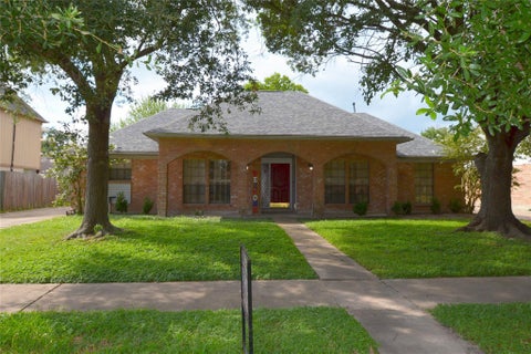 Photo of 15218 La Paloma Drive, Houston, TX 77083 (MLS # 84588545)