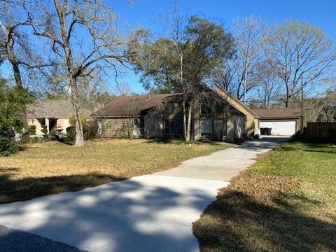 Photo of 1502 Chestnut Ridge Road, Houston, TX 77339 (MLS # 77803720)