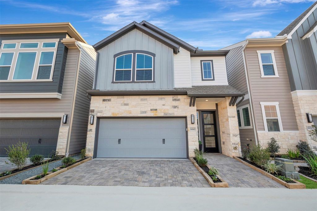 Photo of 16043 Hayes Park Drive, Houston, TX 77079 (MLS # 47016169)