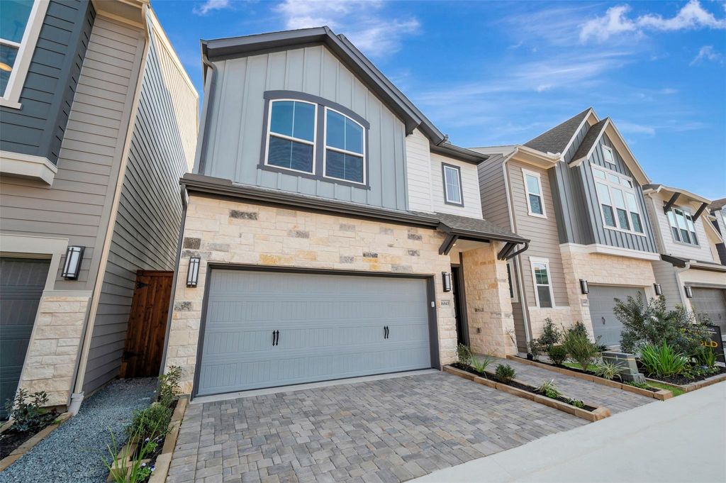 Photo of 16043 Hayes Park Drive, Houston, TX 77079 (MLS # 47016169)