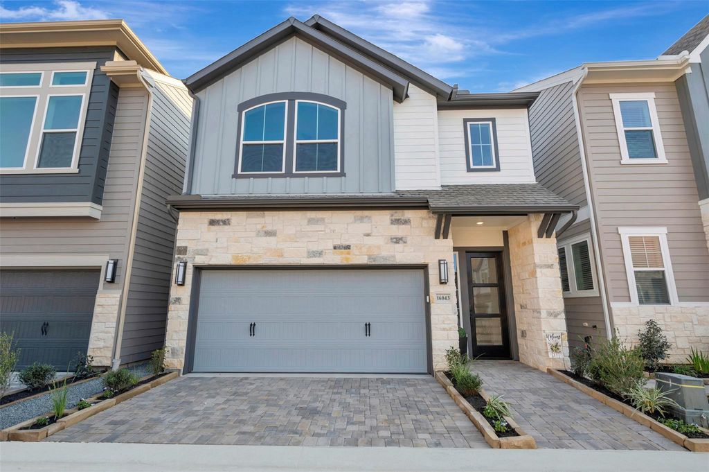 Photo of 16043 Hayes Park Drive, Houston, TX 77079 (MLS # 47016169)