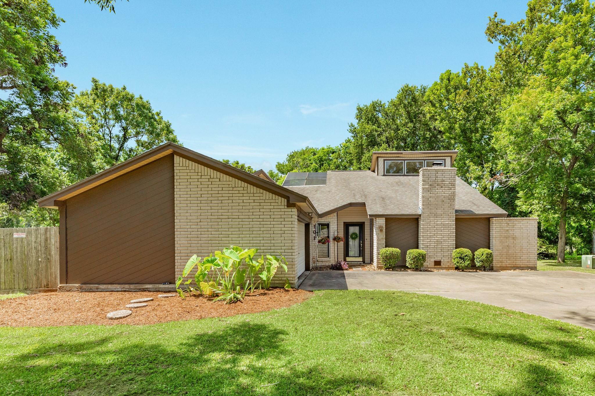 101 Huckleberry Drive